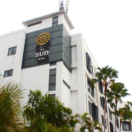 The Sun Hotel Sidoarjo Luaran gambar