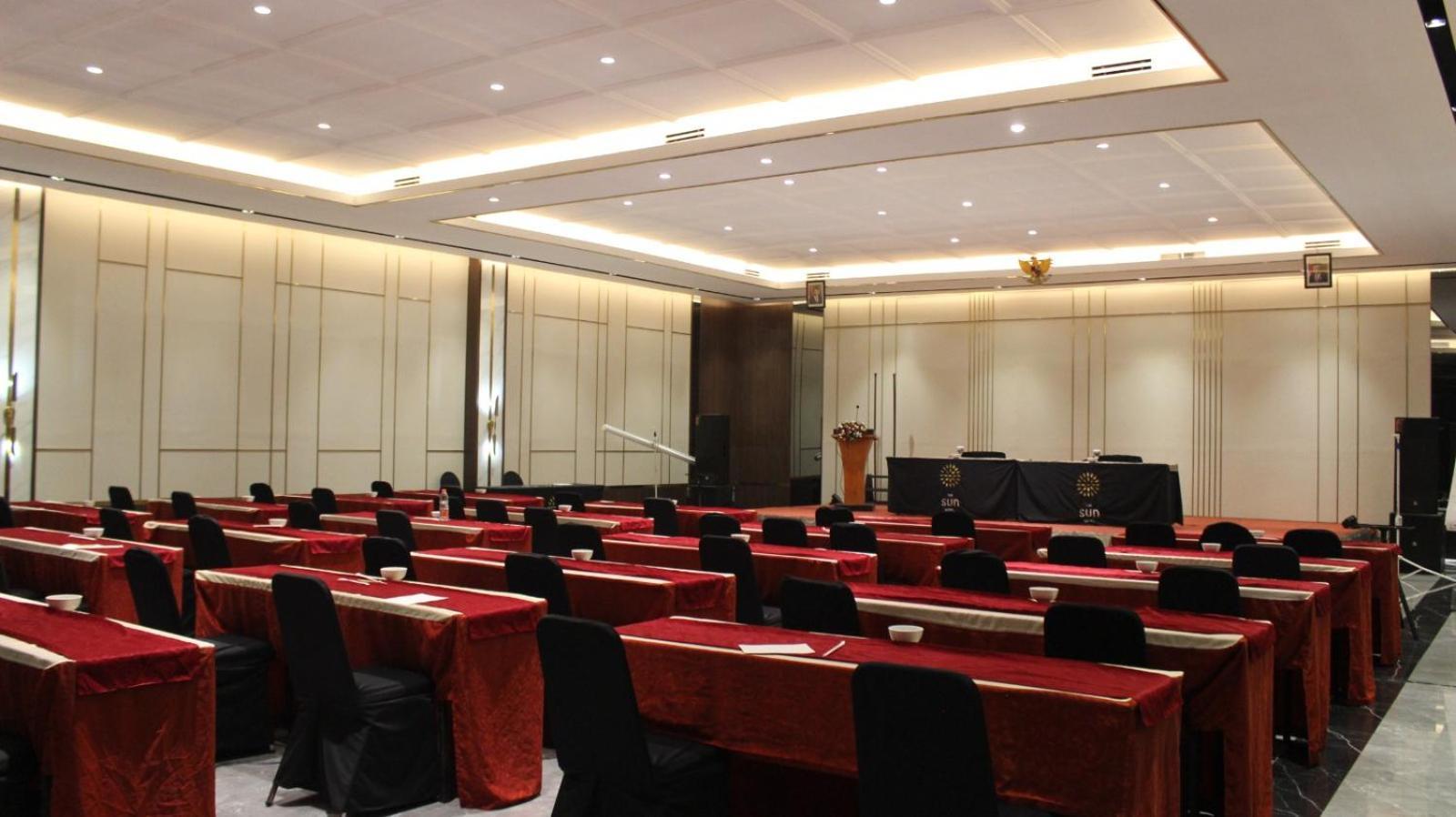 The Sun Hotel Sidoarjo Luaran gambar