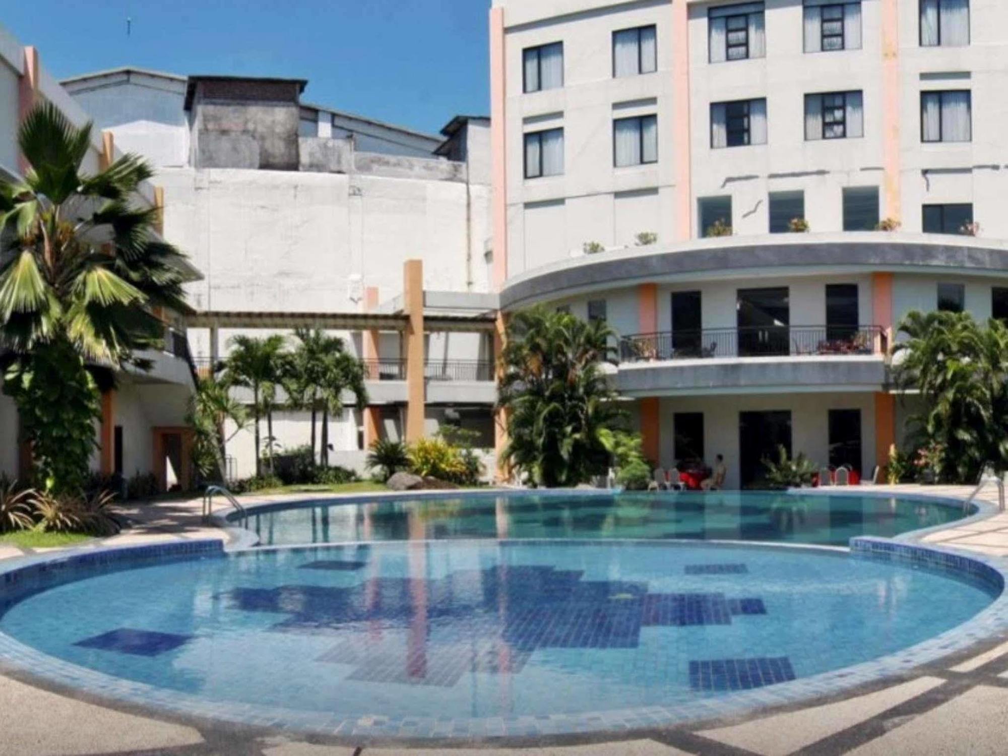 The Sun Hotel Sidoarjo Luaran gambar