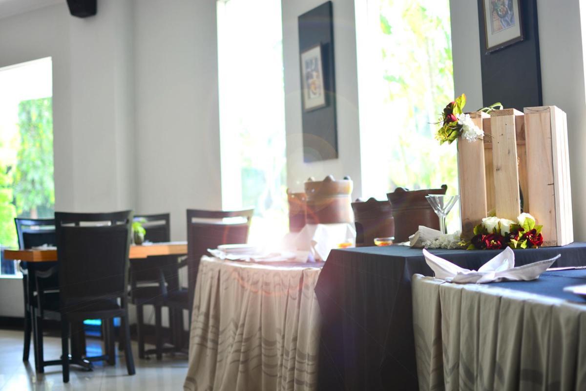 The Sun Hotel Sidoarjo Luaran gambar