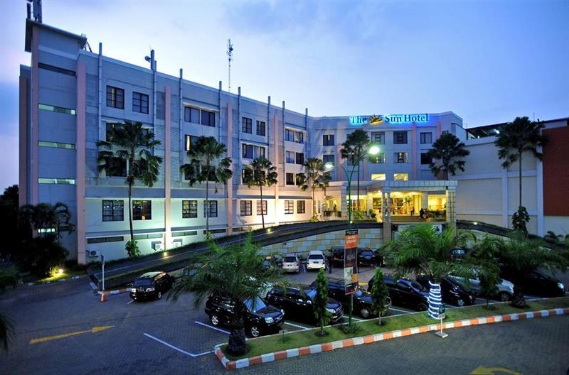 The Sun Hotel Sidoarjo Luaran gambar